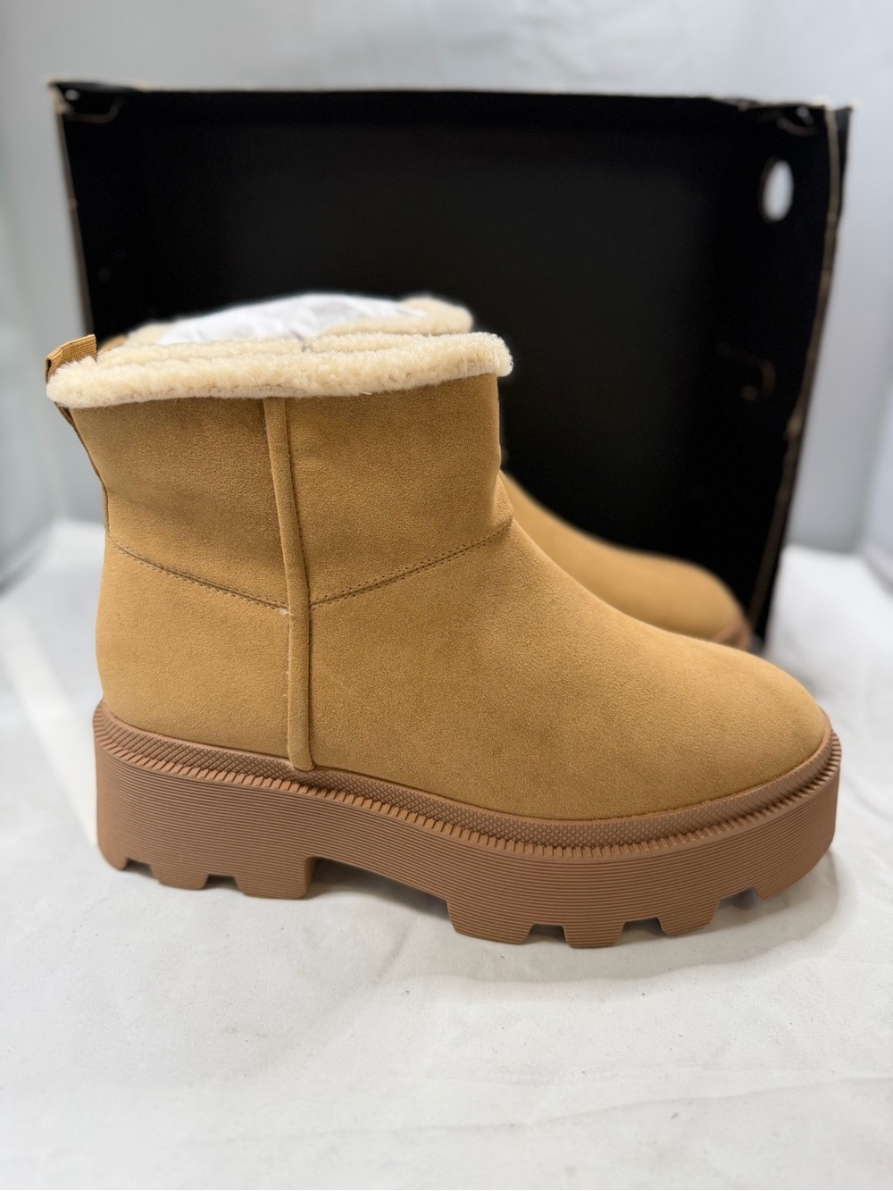 SM New York Fortnee Platform Boots Taupe Shearling Size 8 NIB